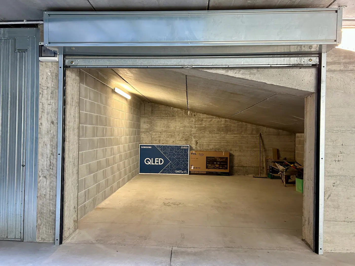 Garage parking space